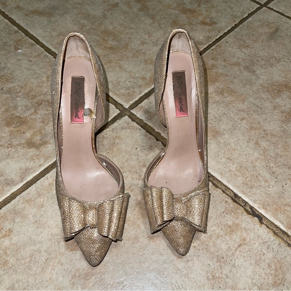 Betsey Johnson Gold Pointed-Toe Bow Pumps